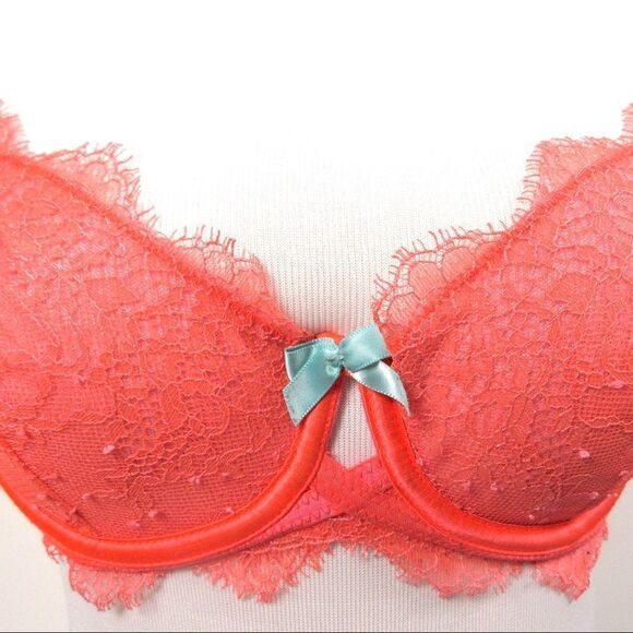 Victoria’s Secret Very Sexy Unlined Demi Bra - Picture 4 of 8